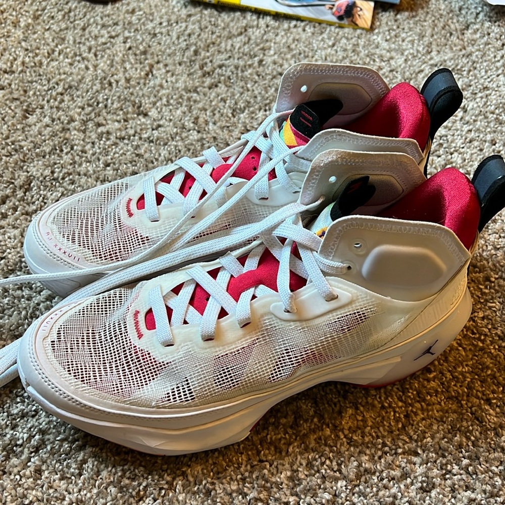 Air Jordan XXXVII YOUTH SIZE 7